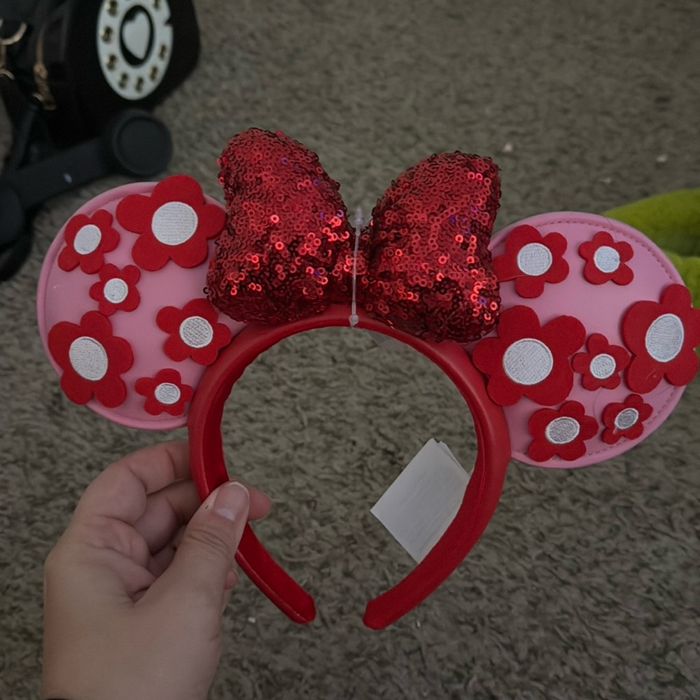Minnie Mouse ears